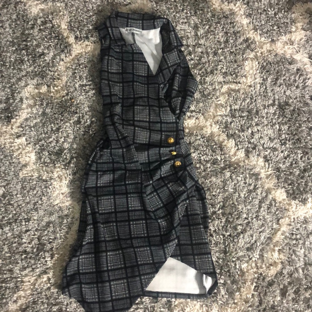 No sleeve dress